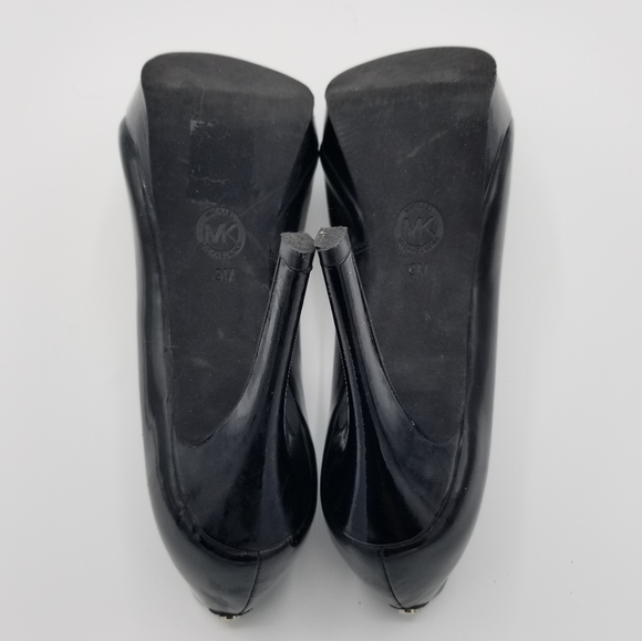 Women's Michael Kors Black High Heel Pumps Size 9M - Picture 6 of 7